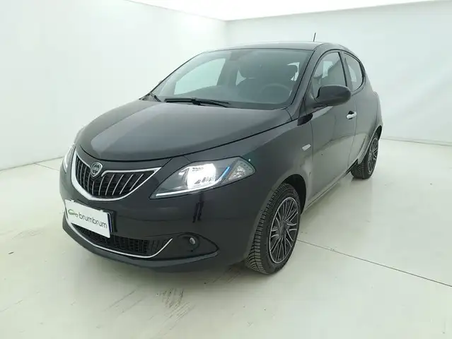 Lancia Ypsilon view 9