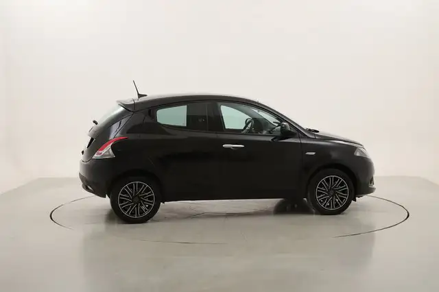 Lancia Ypsilon view 6