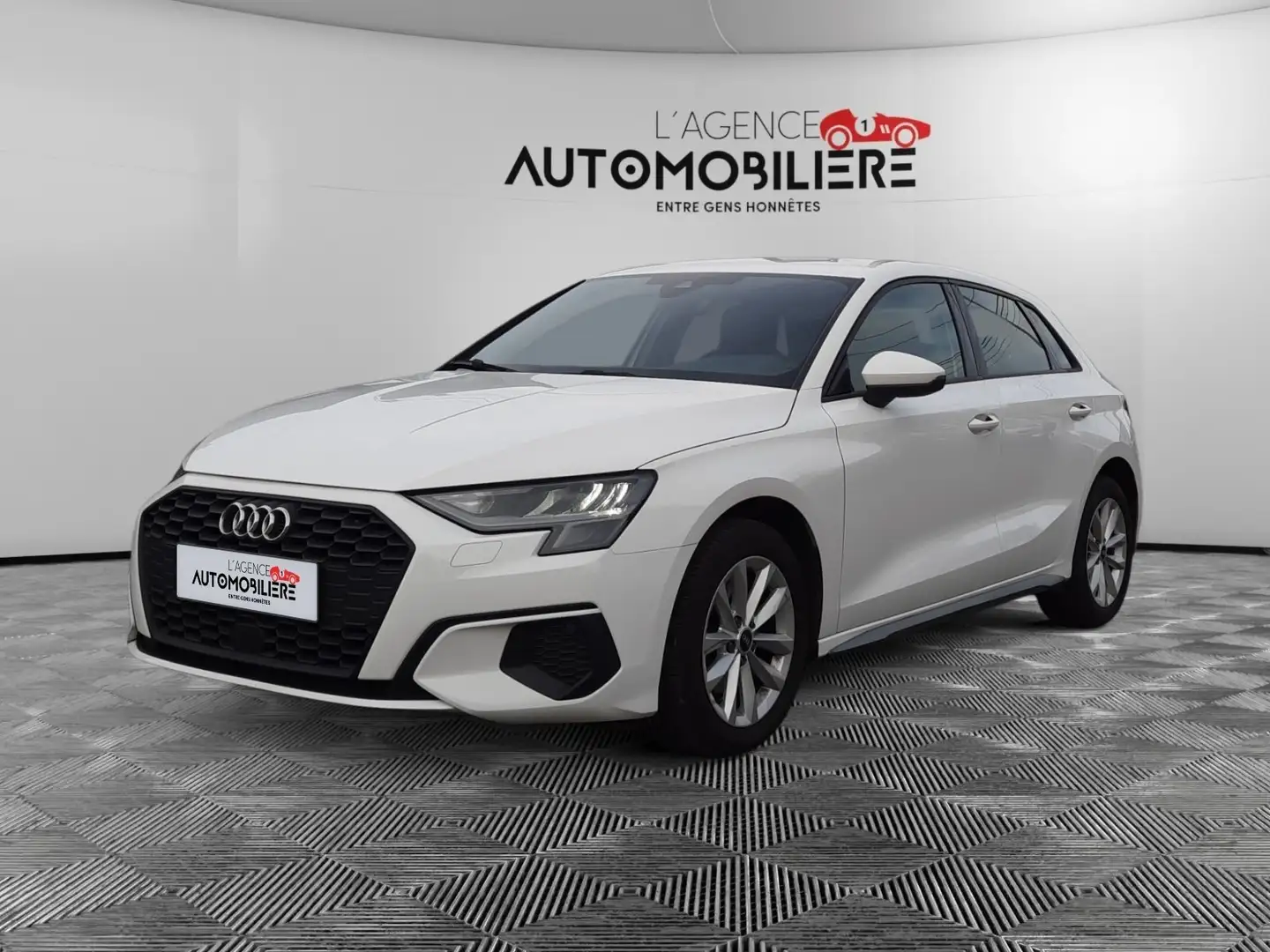 Audi A3 Sportback 35 TFSI Advanced S tronic / Garantie 12M Wit - 1