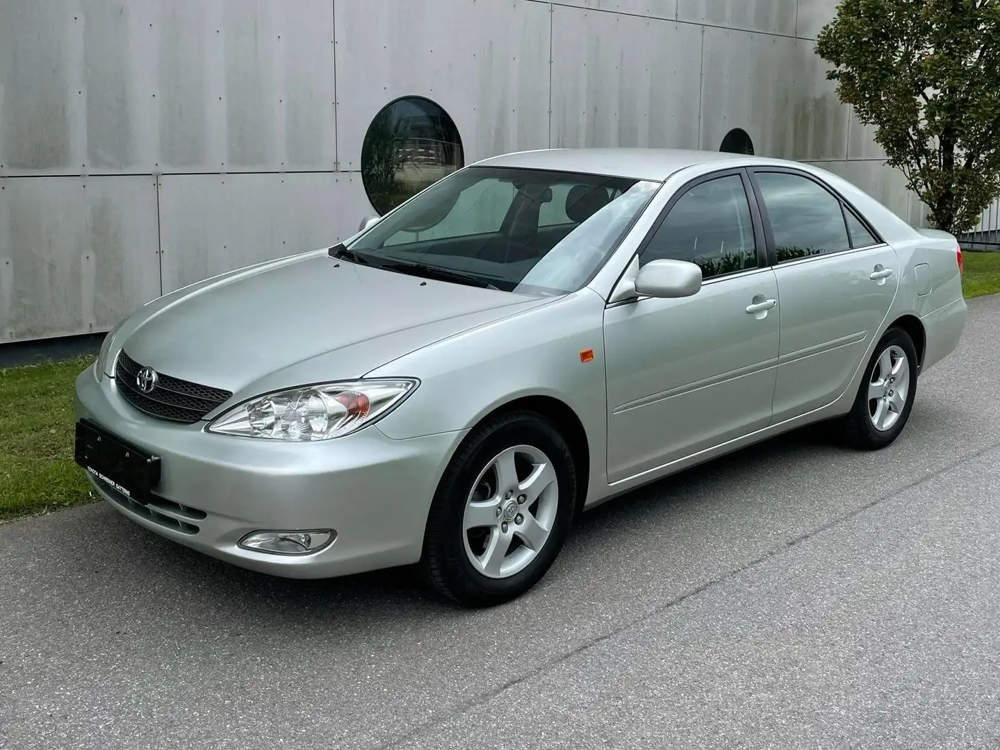 Toyota Camry 3.0 V6 Aut. Grau - 1