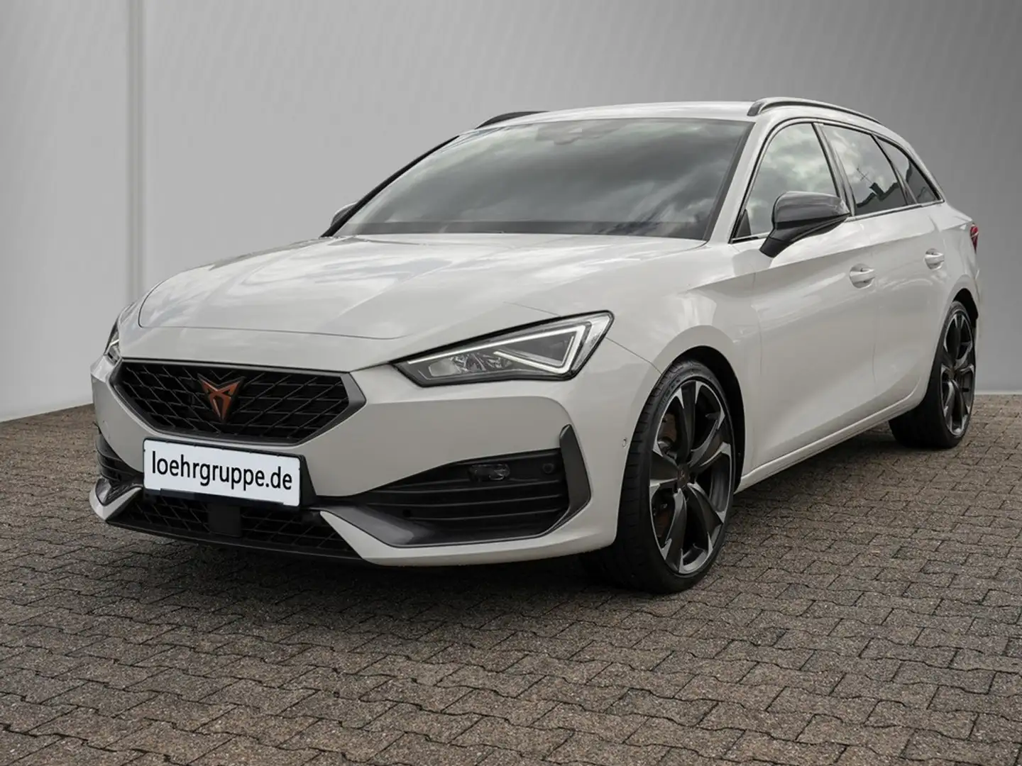 CUPRA Leon Sportstourer TSI VZ 4Drive Navi/LED/ACC/RFK Weiß - 2