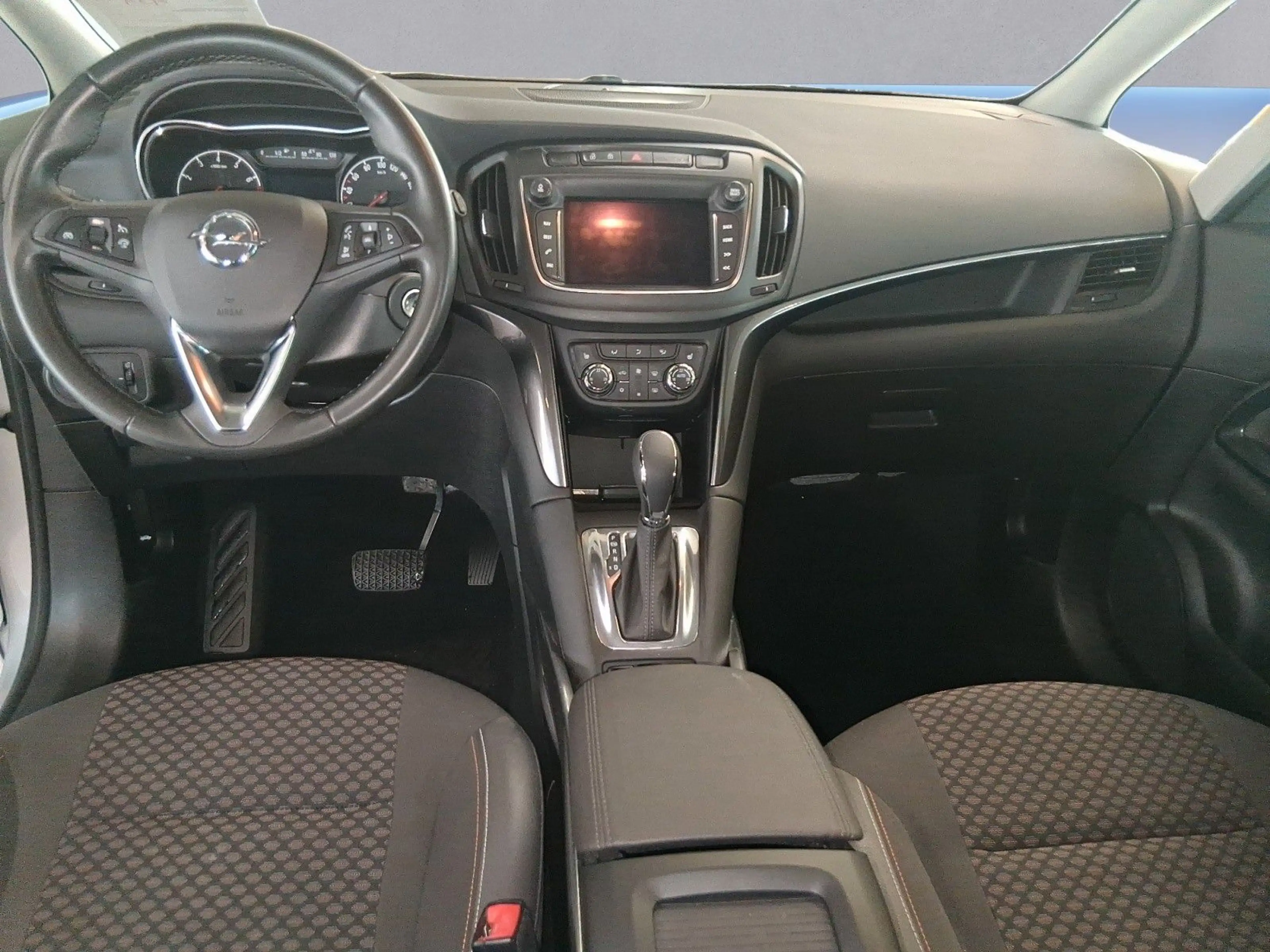 Opel Zafira C Innovation — photo 10
