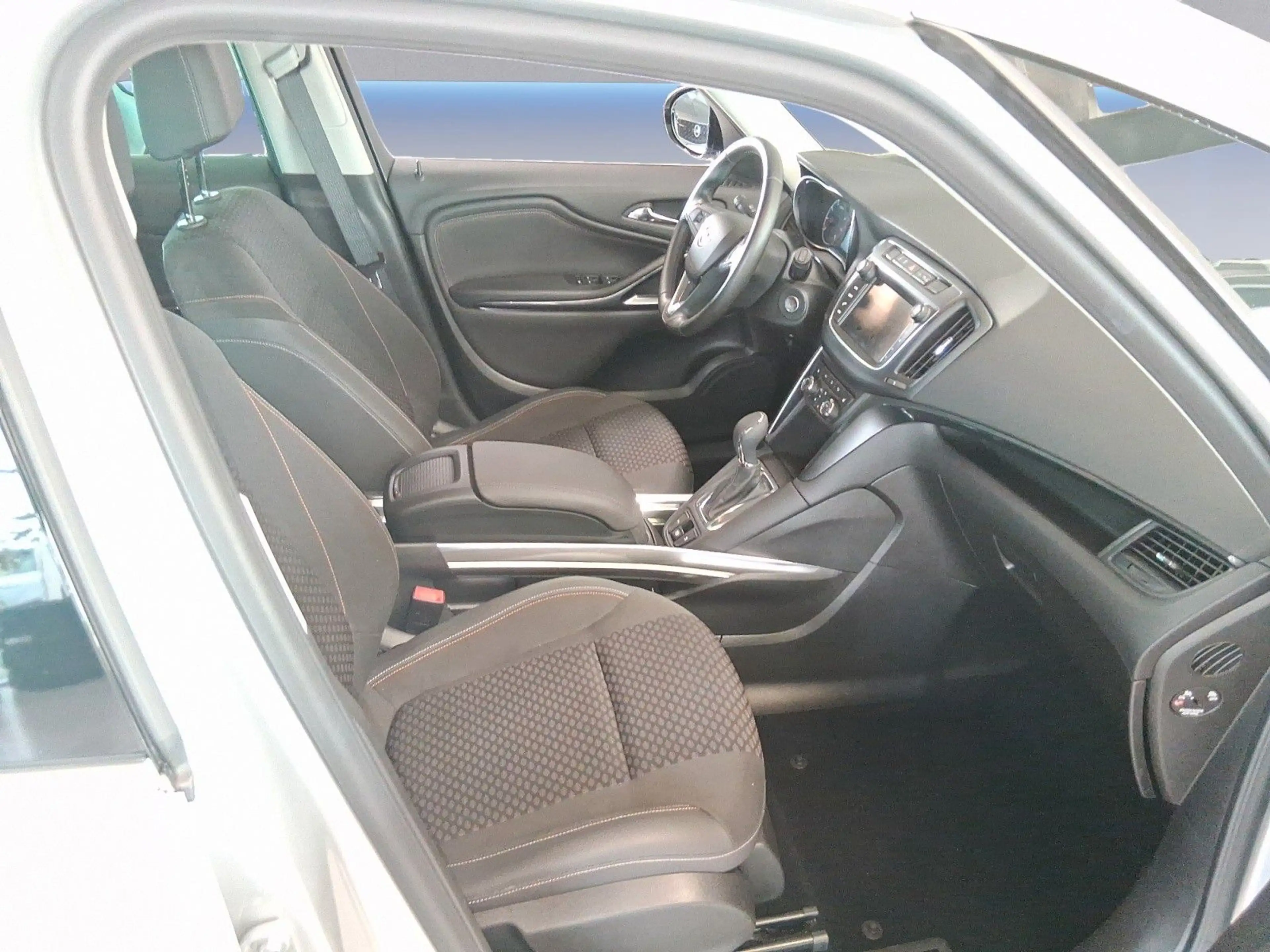 Opel Zafira C Innovation — photo 15