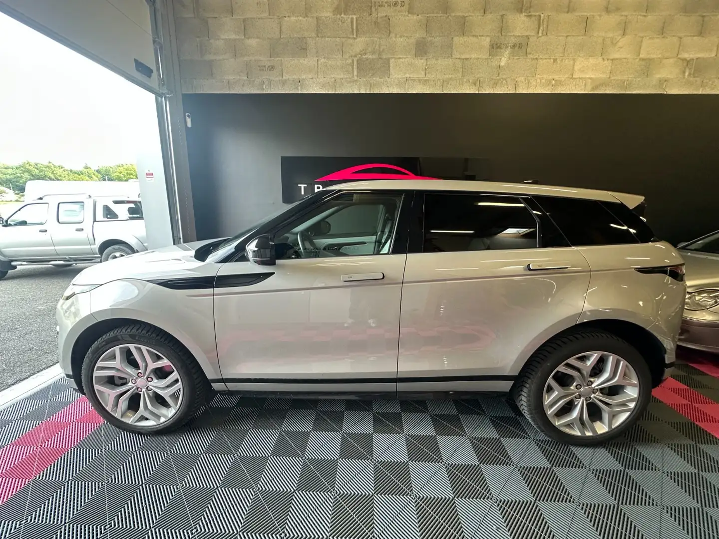 Land Rover Range Rover Evoque R-Dynamic SE Gris - 2