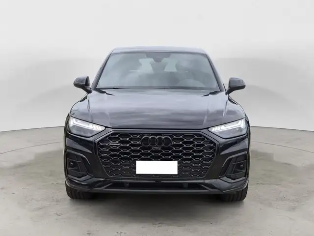 Audi Q5 view 2