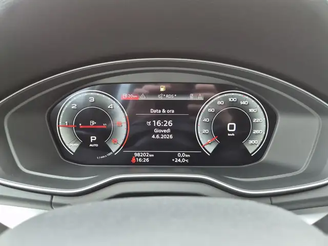 Audi Q5 view 14