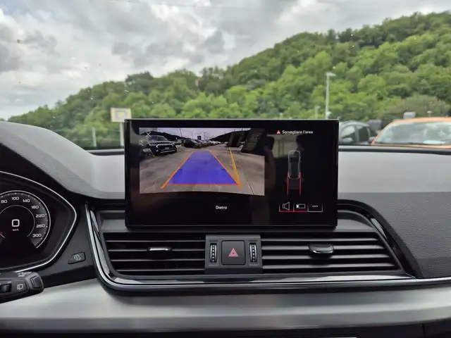 Audi Q5 view 15