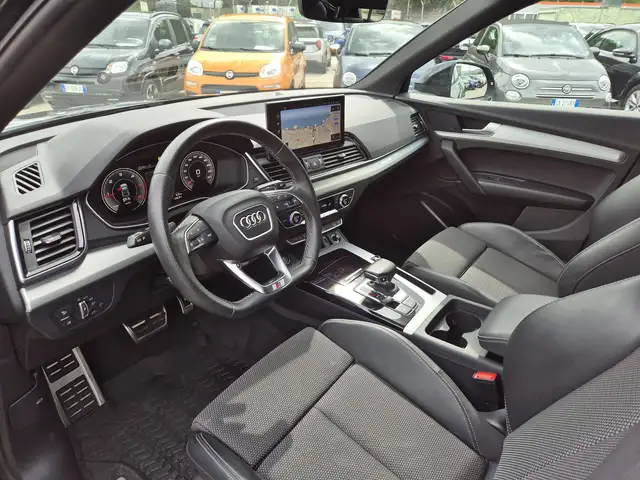Audi Q5 view 6