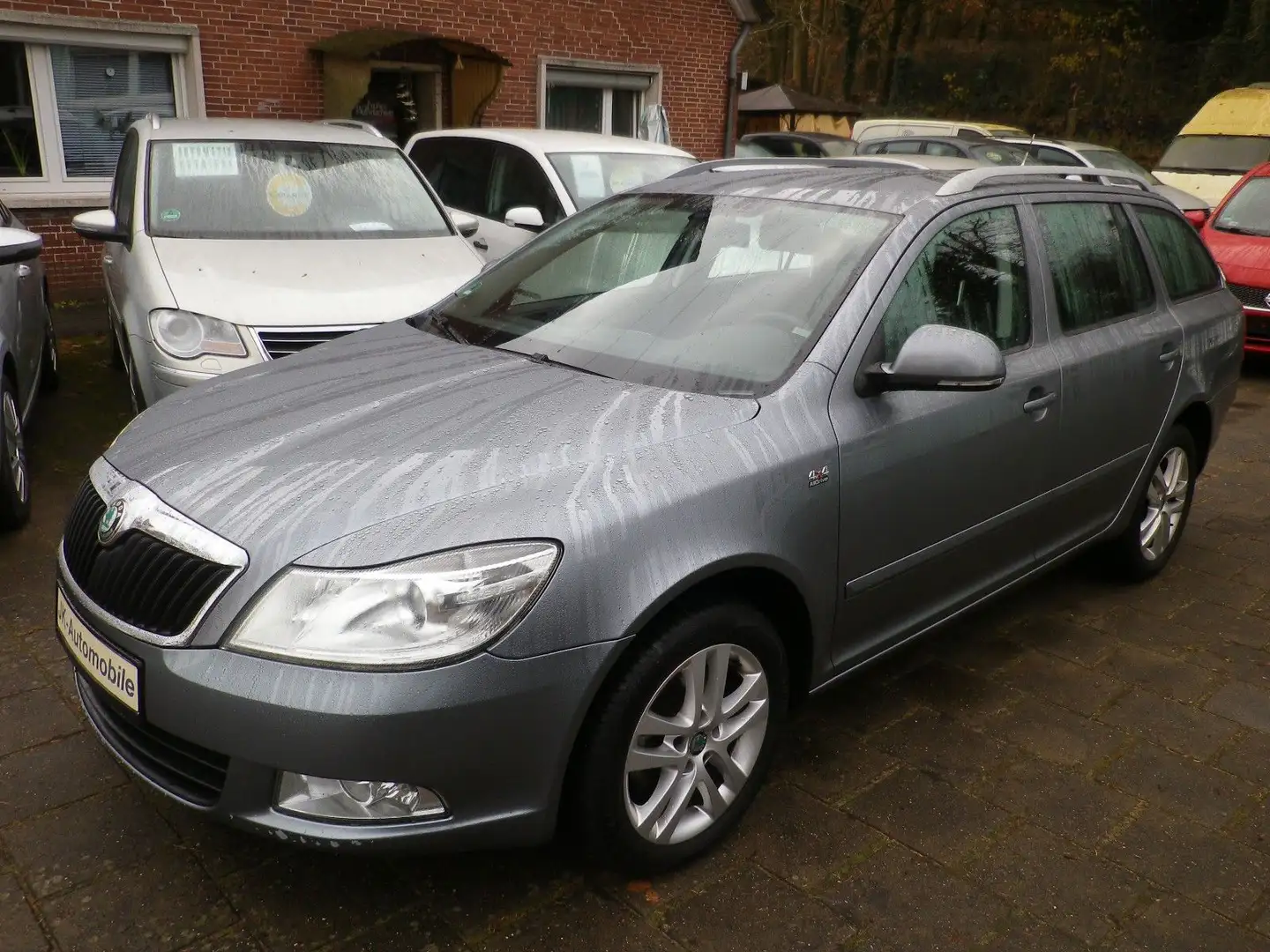 Skoda Octavia 1.8 TSI 4x4 Family Combi*ALLRAD,Tüv neu* Grau - 1