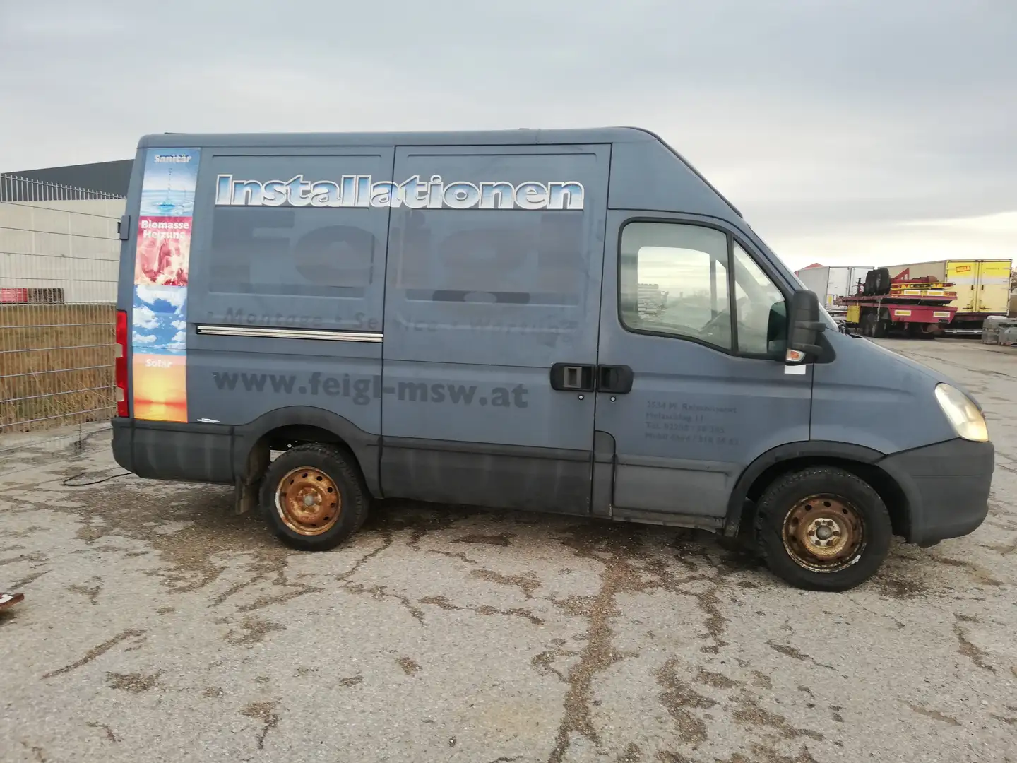 Iveco Daily Daily 29 L 14 C 3000 2,3 HPT Grau - 2