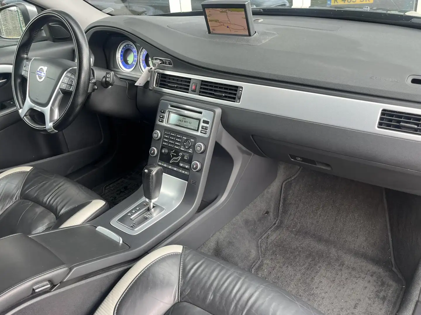 Volvo V70 2.0T 203PK R-Design NAVI+LEDER+XENON+TREKHAAK+PDC Negru - 2
