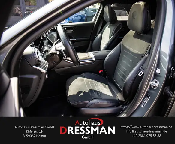 Mercedes-Benz C-Class view 11