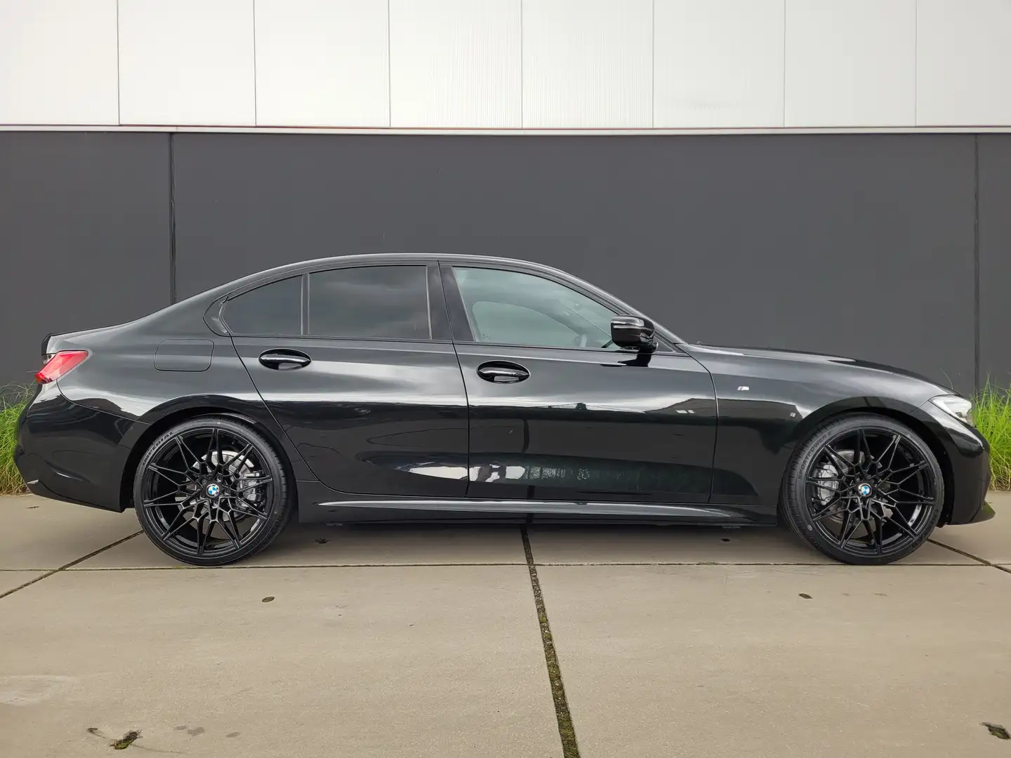 BMW 320 iAS*AUT.*M-PAKKET*HARMAN KARDON*CAMERA*PDC* Noir - 2