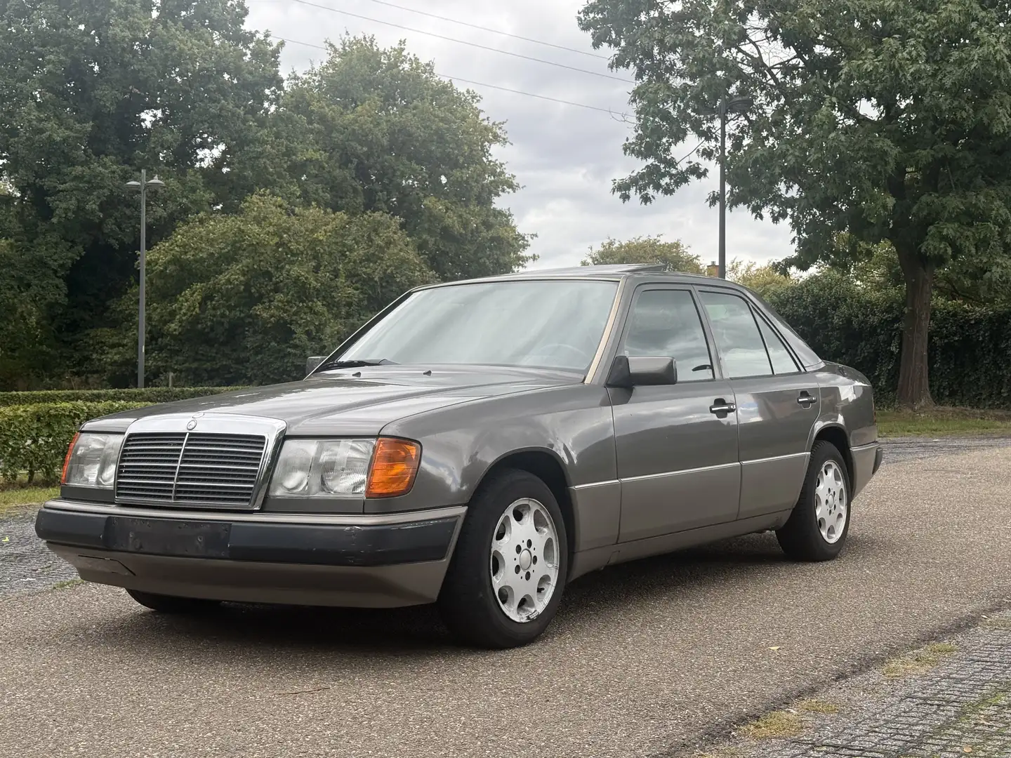 Mercedes-Benz 200 D W124 sport line - 2