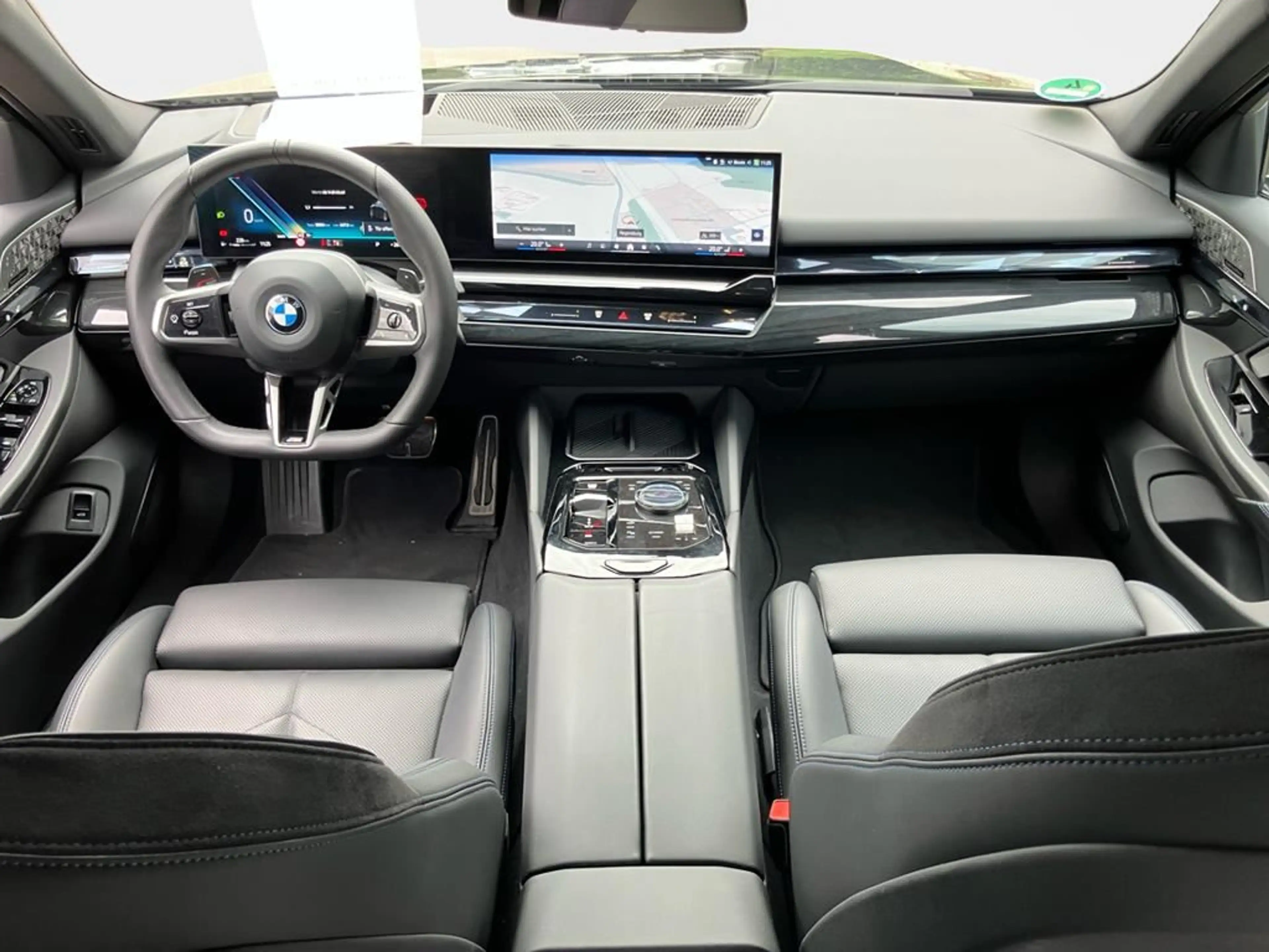 BMW 520 M Sport Pro — photo 12