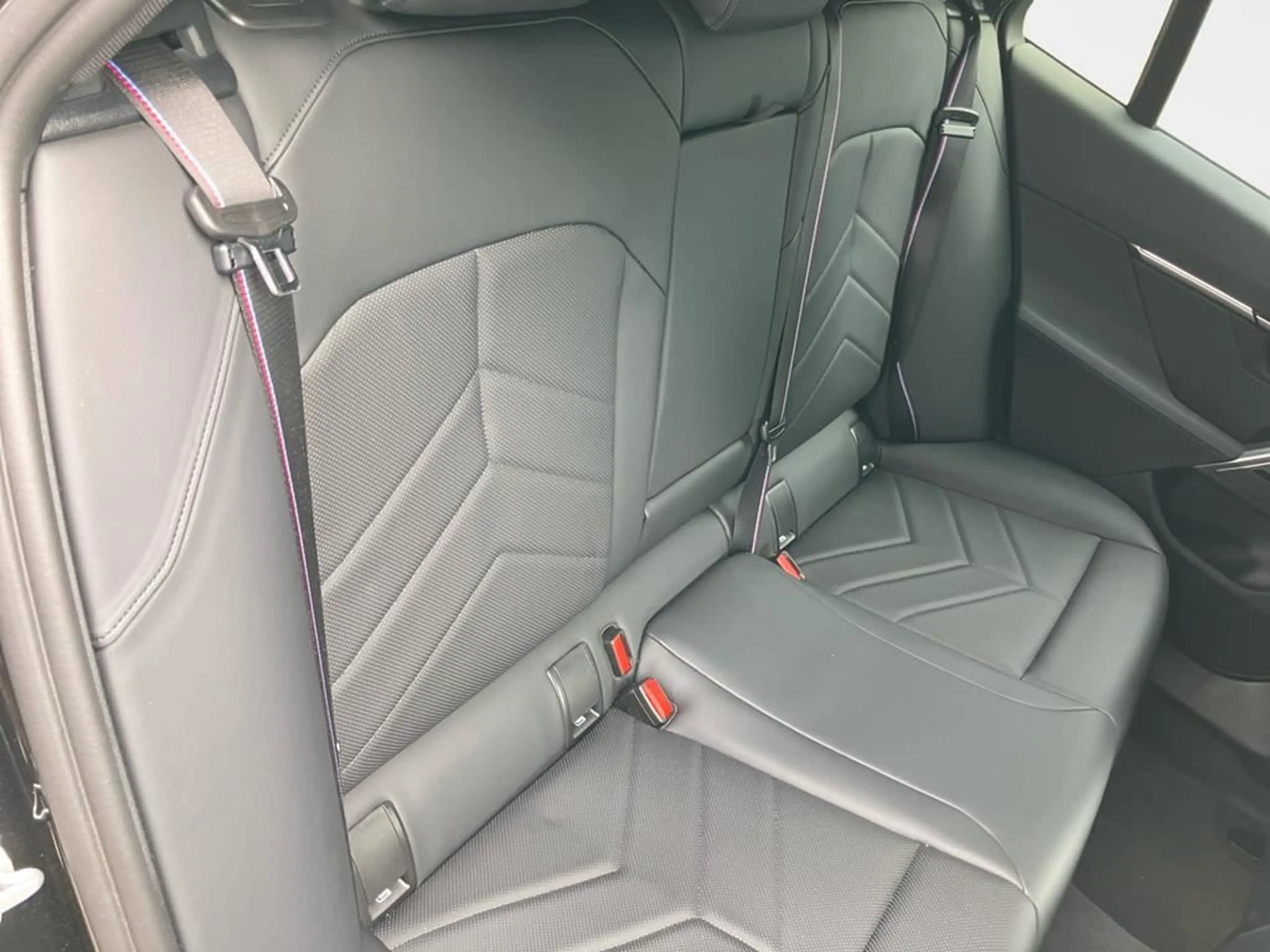 BMW 520 M Sport Pro — photo 15