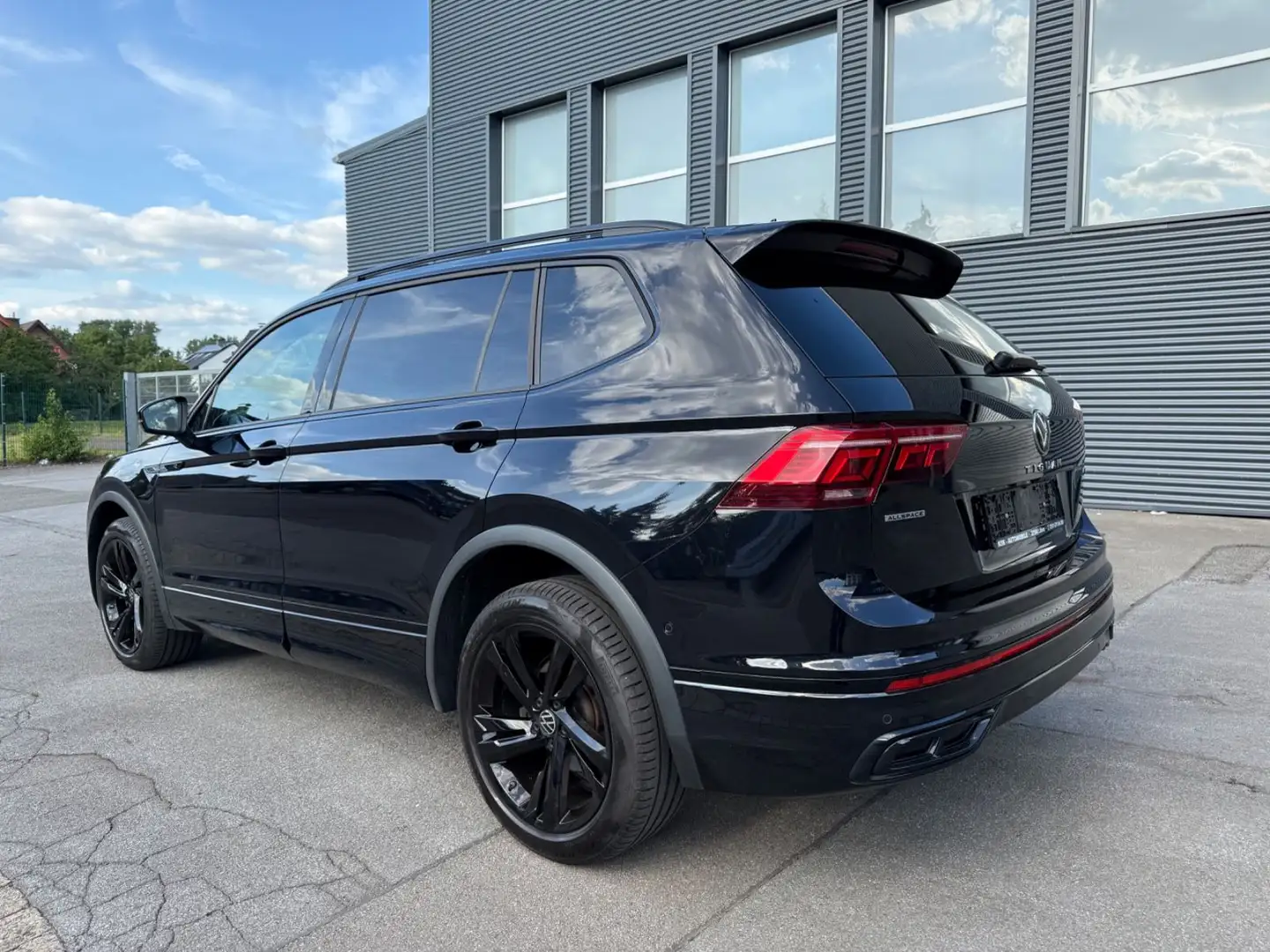 Volkswagen Tiguan Allspace R-Line 4Motion ACC AHK PANO 7 Si Schwarz - 2