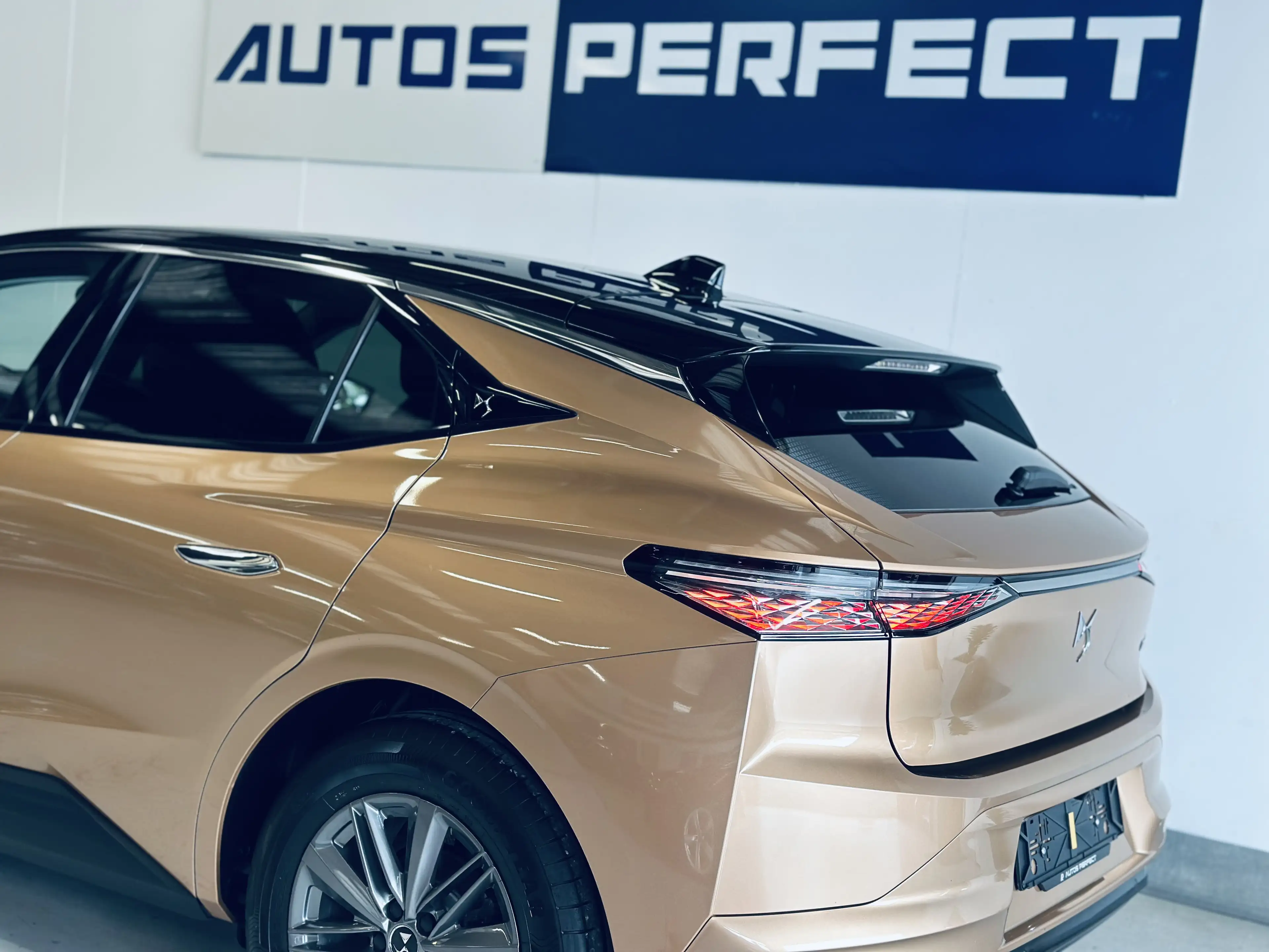 DS Automobiles DS 4 DS4 1.2 BOITE AUTO *23.874KM* CARPLAY CLIM BIZONE NAVI PDC — photo 5