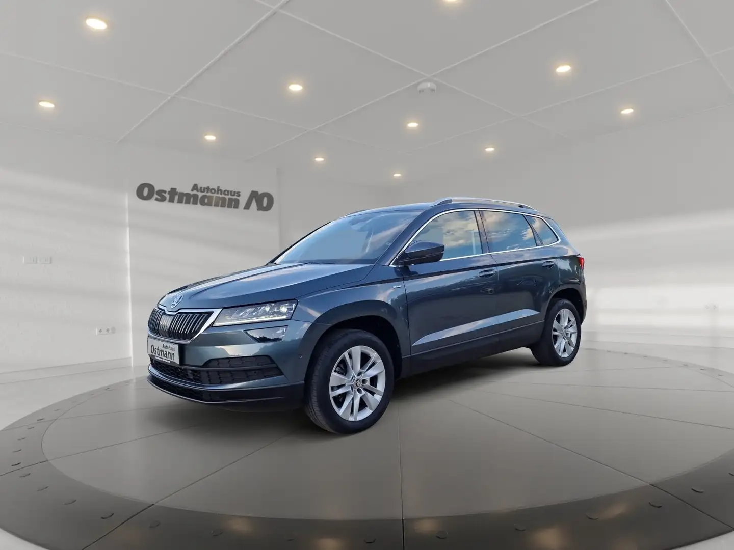 Skoda Karoq 1.5 TSI ACT Clever 4xSHZ ACC AHK SpurH KAM Gris - 2