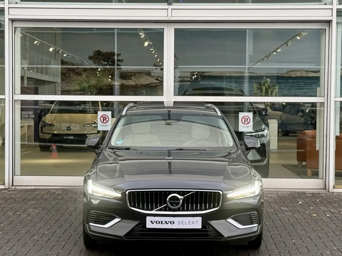 Volvo V60 T8 455PK Recharge Ultra Bright| FULL Options! Trek Gris - 2