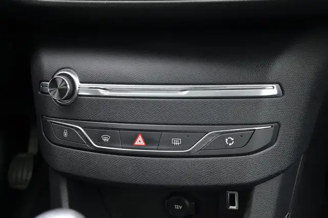 Peugeot 308 view 16