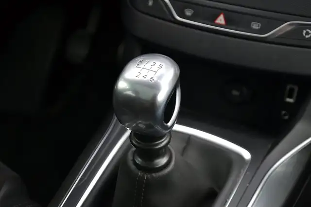 Peugeot 308 view 17