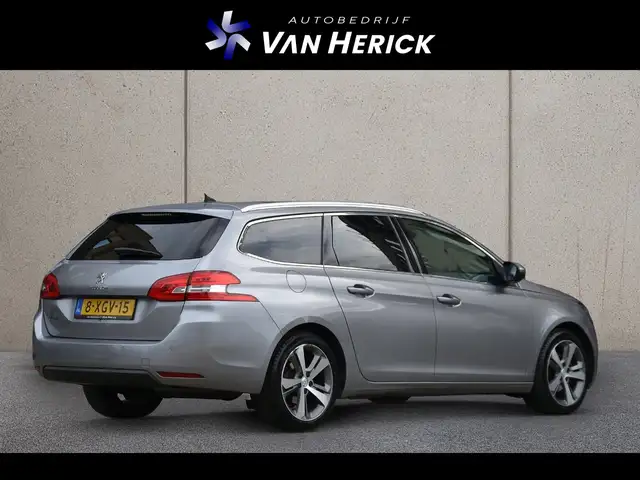 Peugeot 308 view 4