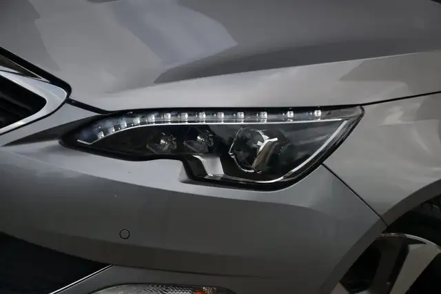 Peugeot 308 view 6