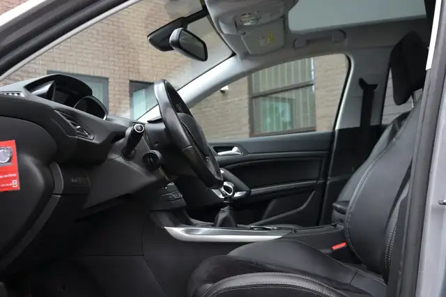 Peugeot 308 view 8