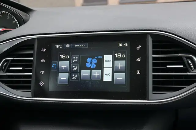 Peugeot 308 view 12