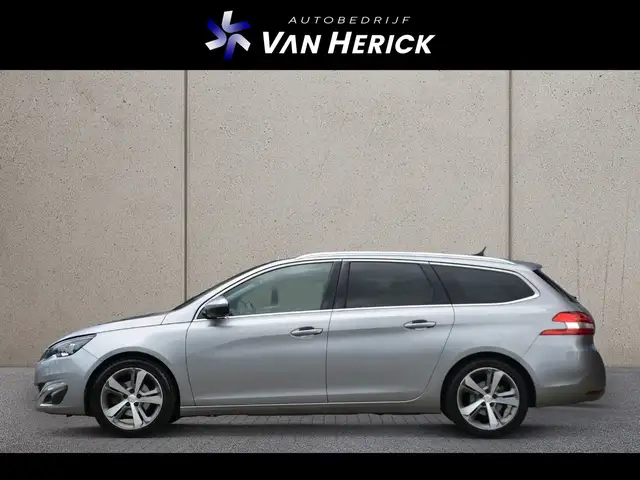 Peugeot 308 view 2