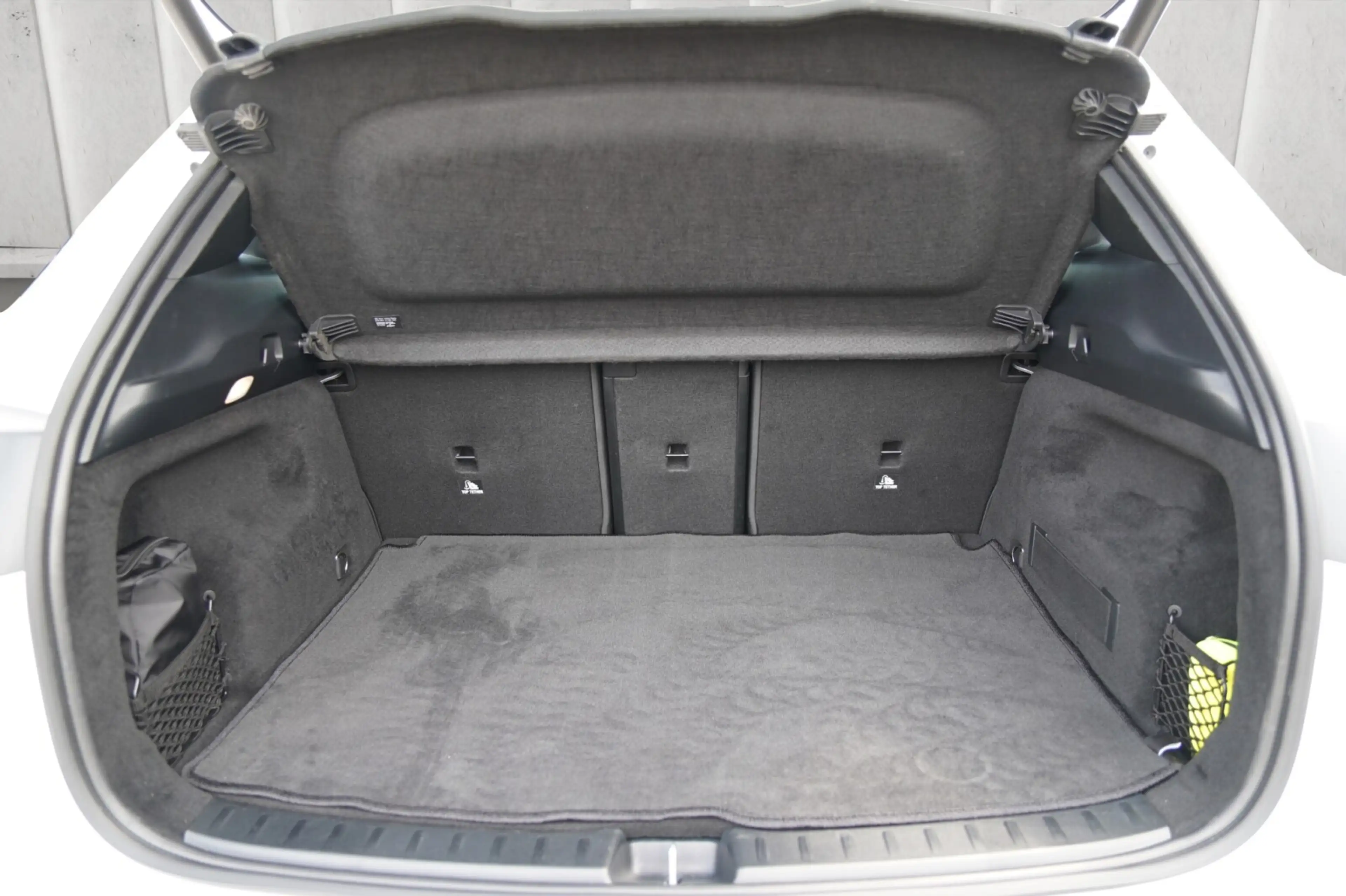 Mercedes-Benz EQA 300 EQA 300 4MATIC Progressive — photo 12