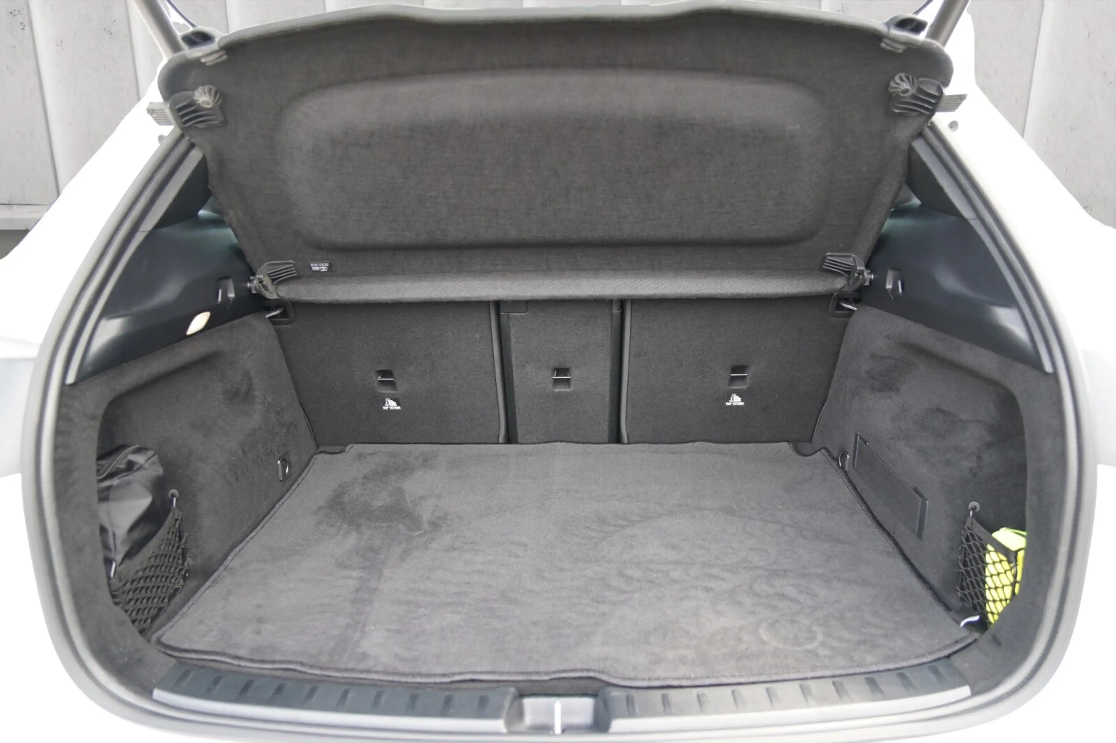 Mercedes-Benz EQA 300 EQA 300 4MATIC Progressive — photo 11