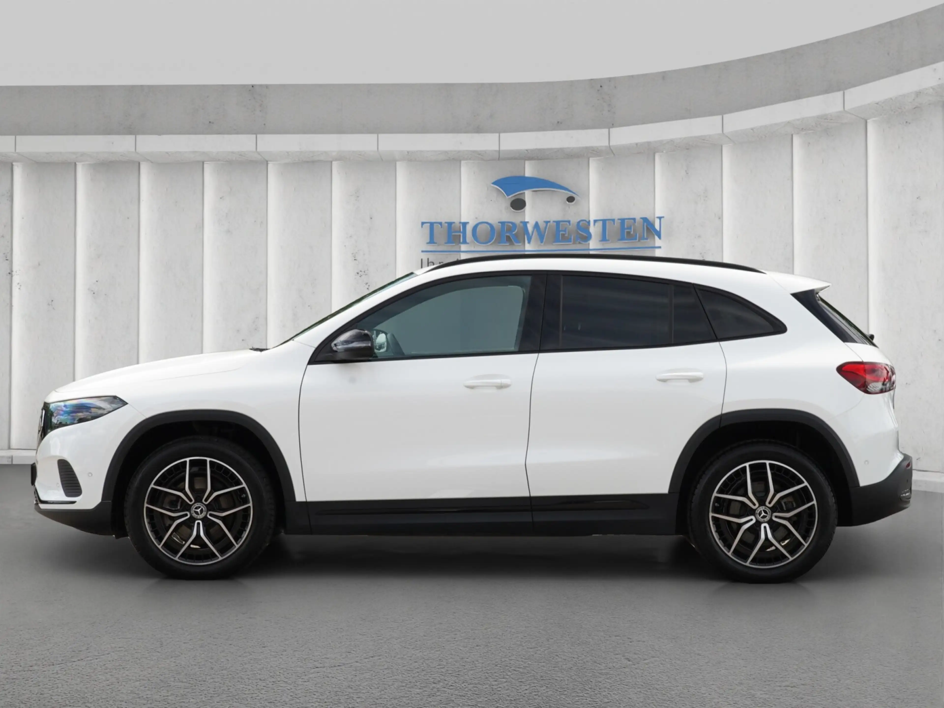 Mercedes-Benz EQA 300 EQA 300 4MATIC Progressive — photo 4