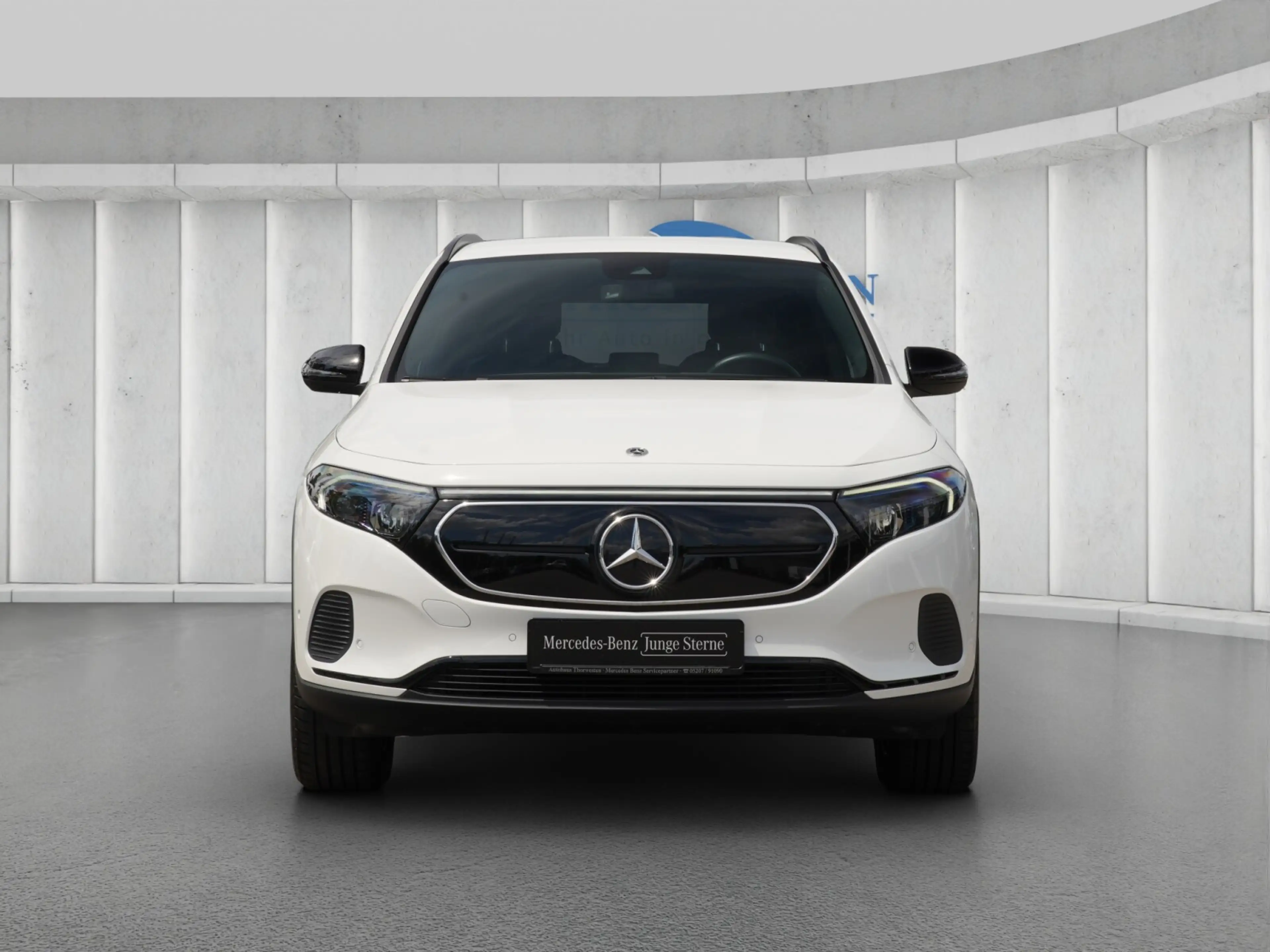 Mercedes-Benz EQA 300 EQA 300 4MATIC Progressive — photo 2