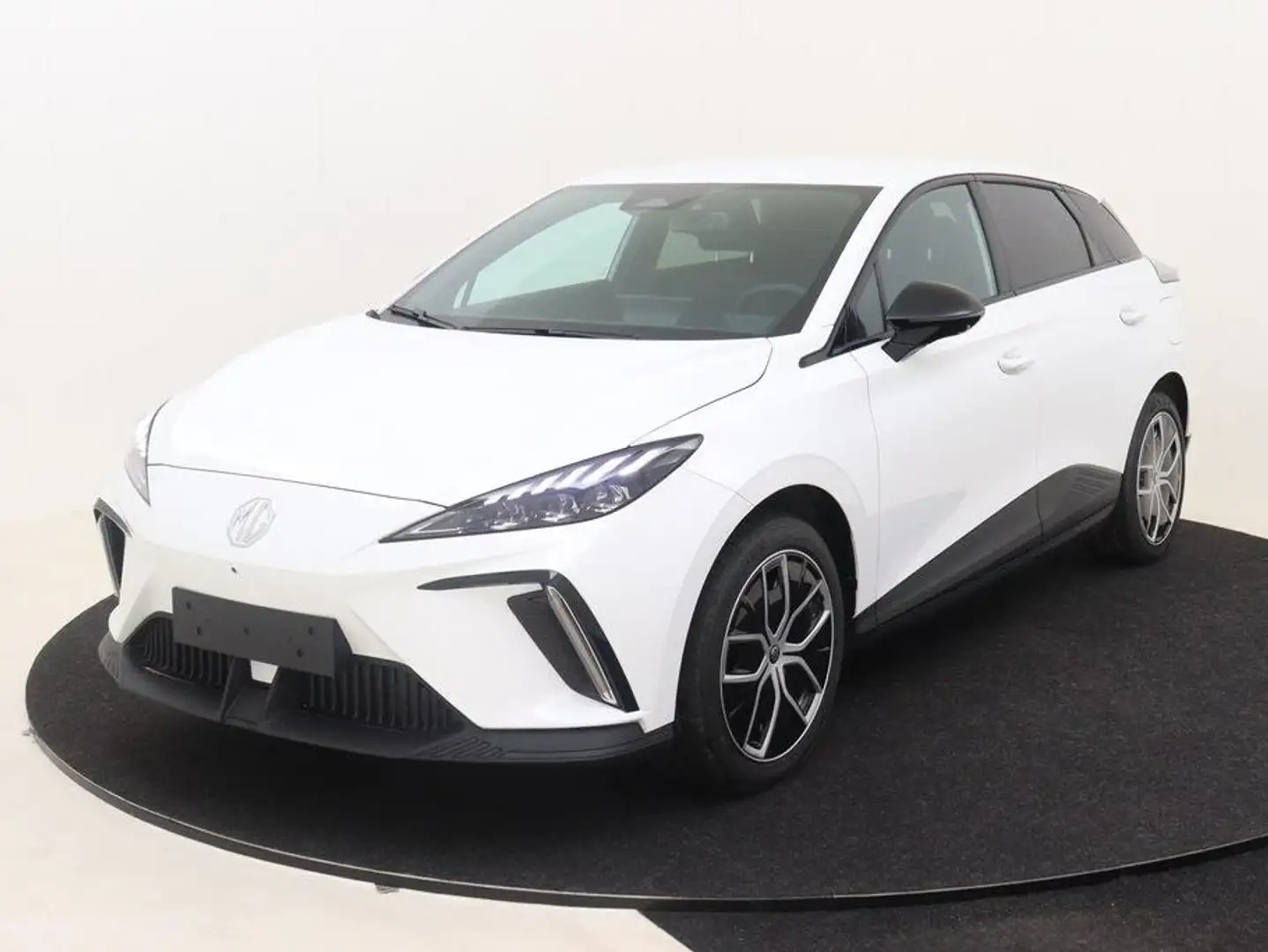 MG MG4 EV 64 kWh Luxury mit schwarzer Innenausstattung Weiß - 1