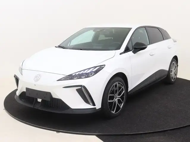 MG MG4 EV 64 kWh Luxury mit schwarzer Innenausstattung