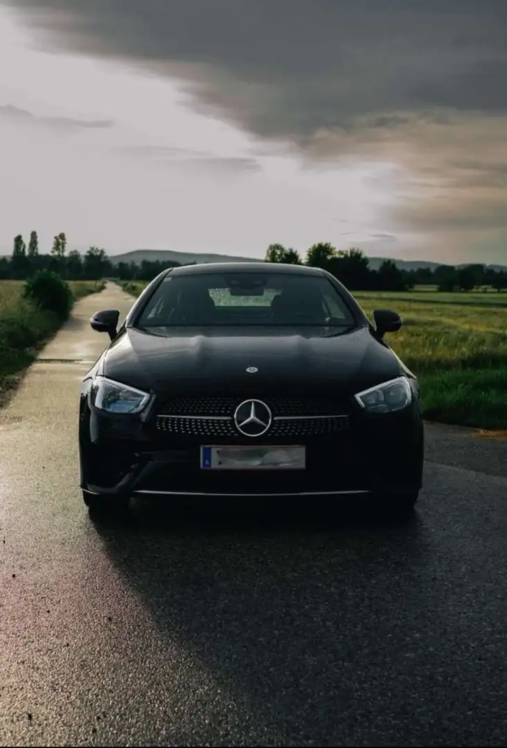 Mercedes-Benz E 220 AMG Line - 1