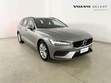 Momentum Core, B4 mild hybrid (D) automatico