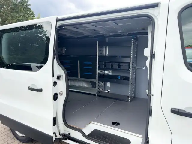 Renault Trafic view 15