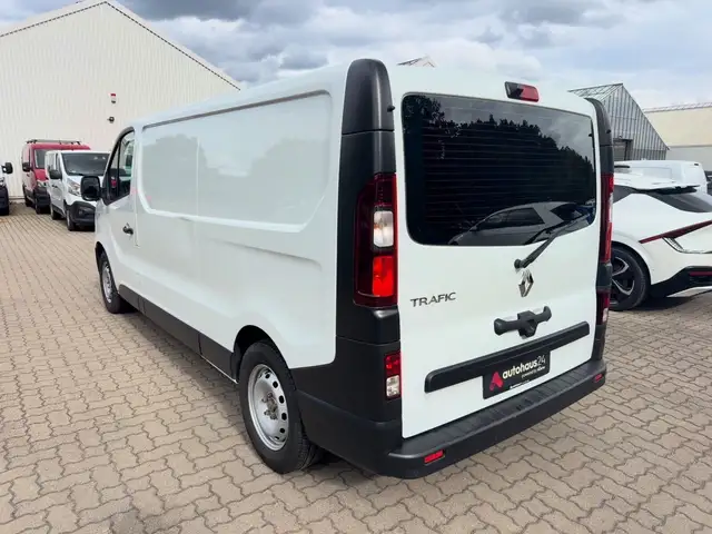 Renault Trafic view 4
