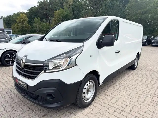 Renault Trafic view 3