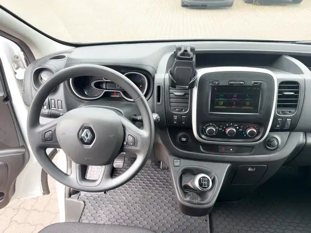 Renault Trafic view 9