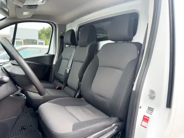 Renault Trafic view 14