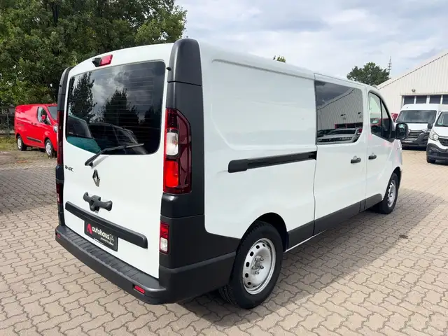 Renault Trafic view 5