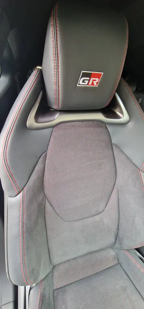 Toyota Yaris Yaris 1,6 Turbo GR High PerformanceGR High Performance Schwarz - 2