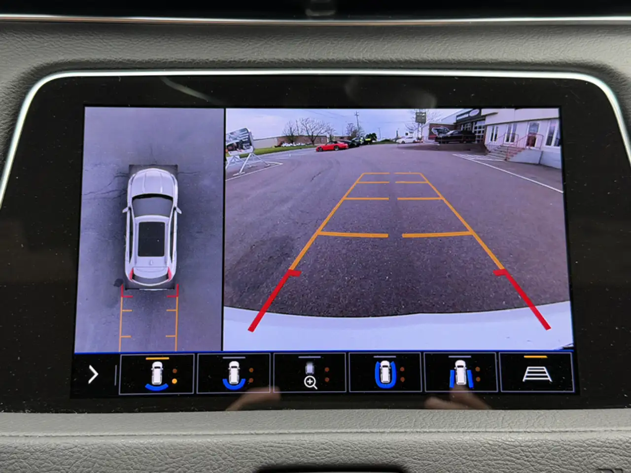 Cadillac XT4 снимка Cadillac XT4