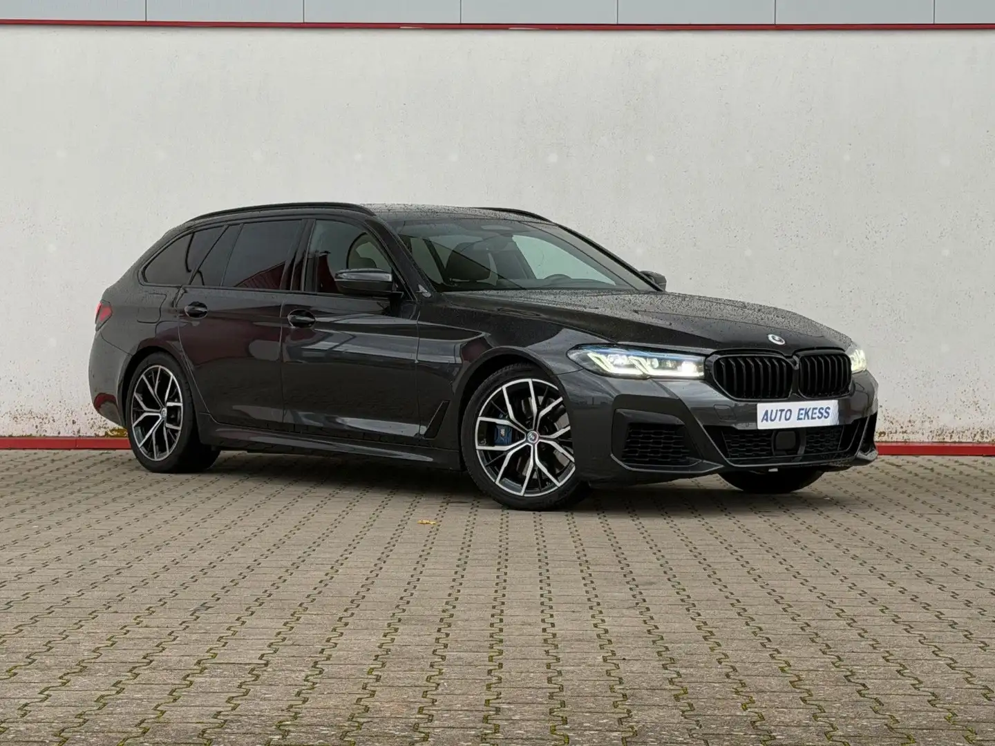 BMW 540 i Touring xDrive M Sport LASER*DAB*H/K* Grau - 1
