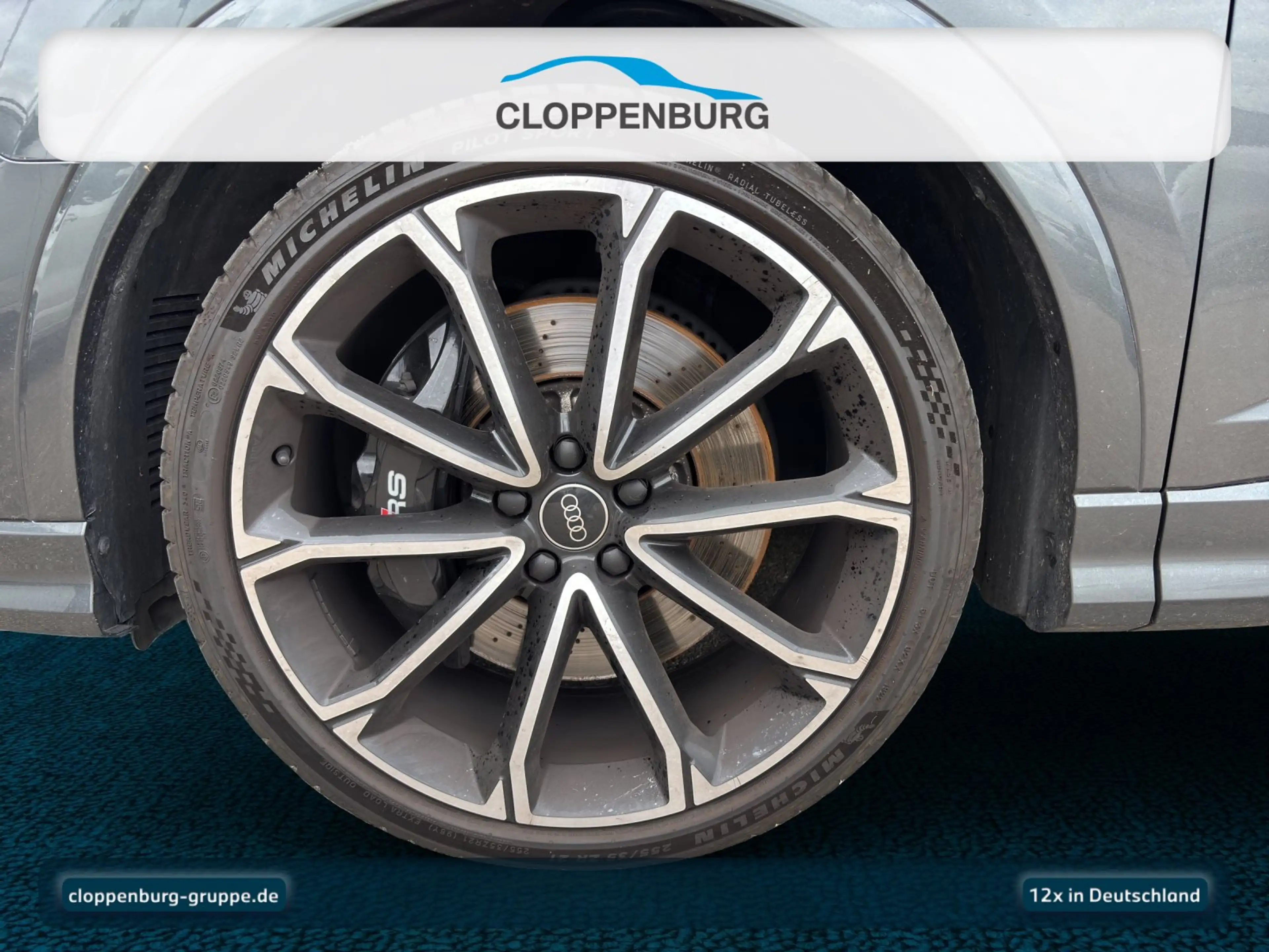 Audi RS Q3 2.5 TFSI Sportback quattro S tronic — photo 11