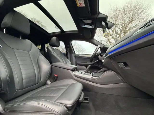 BMW X4 view 12